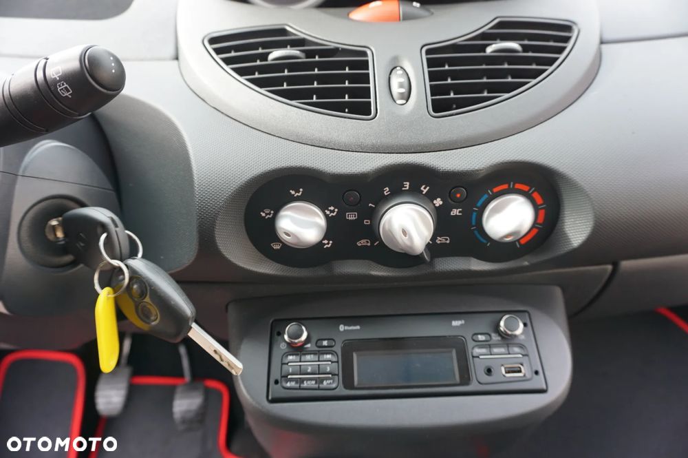 Renault Twingo 1.2 LEV 16V 75 iTwingo - 32