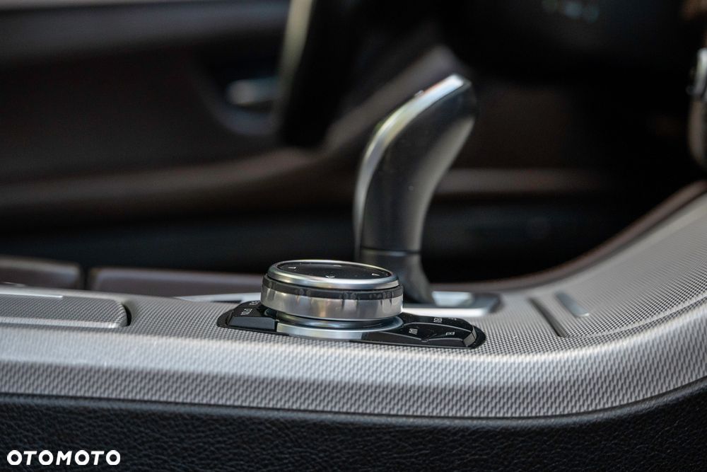 BMW Seria 5 530d xDrive - 23