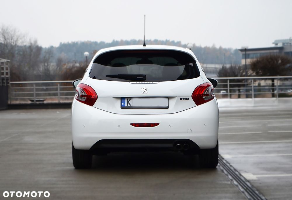 Peugeot 208 - 5