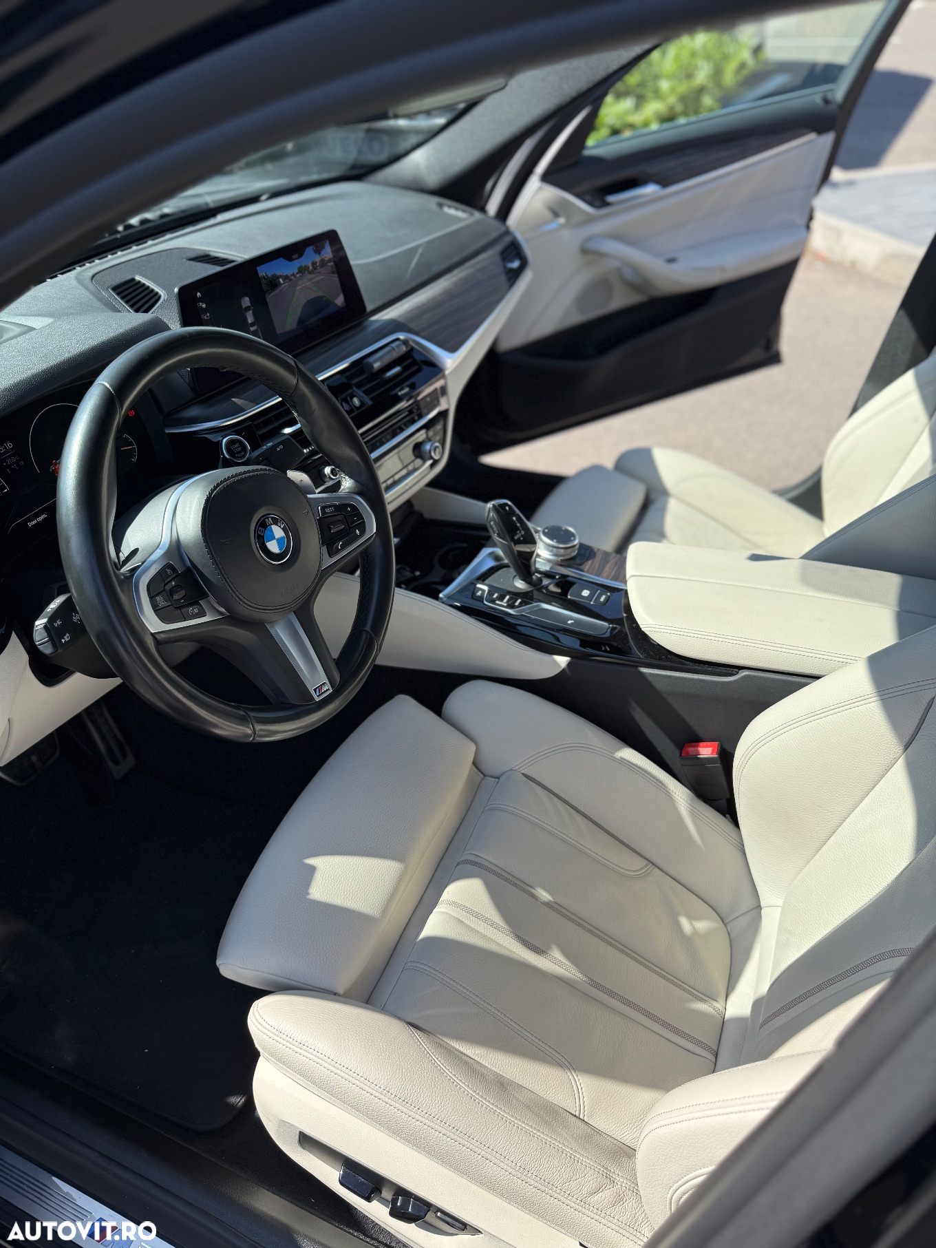 BMW Seria 5 520d xDrive AT - 2