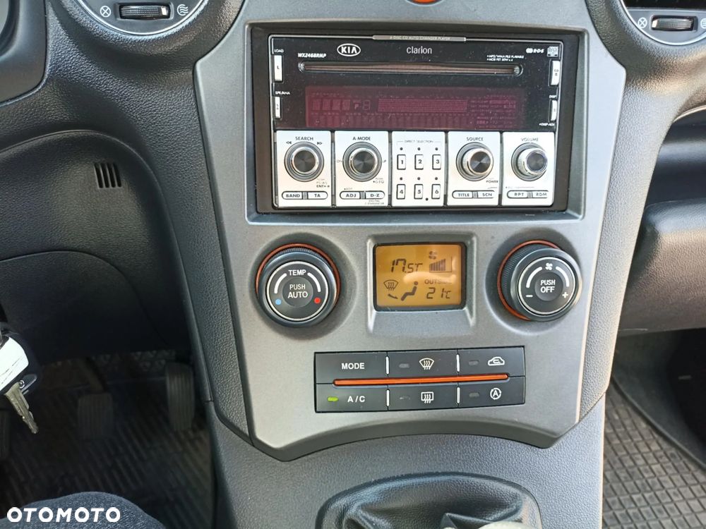 Kia Carens 2.0 CRDi Freedom - 14