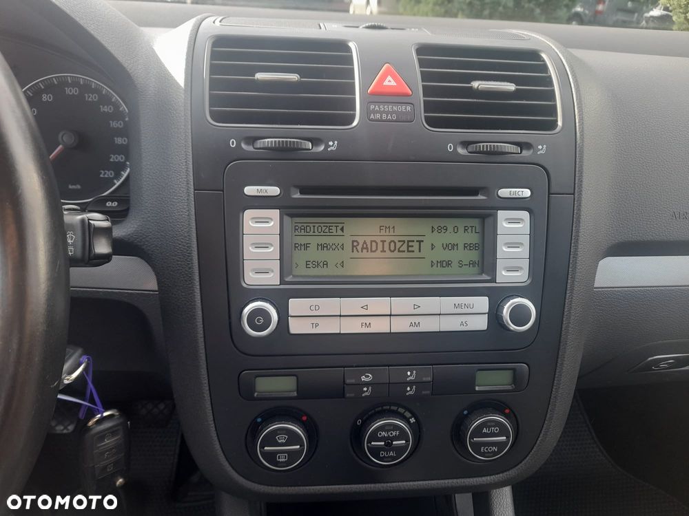 Volkswagen Golf - 27