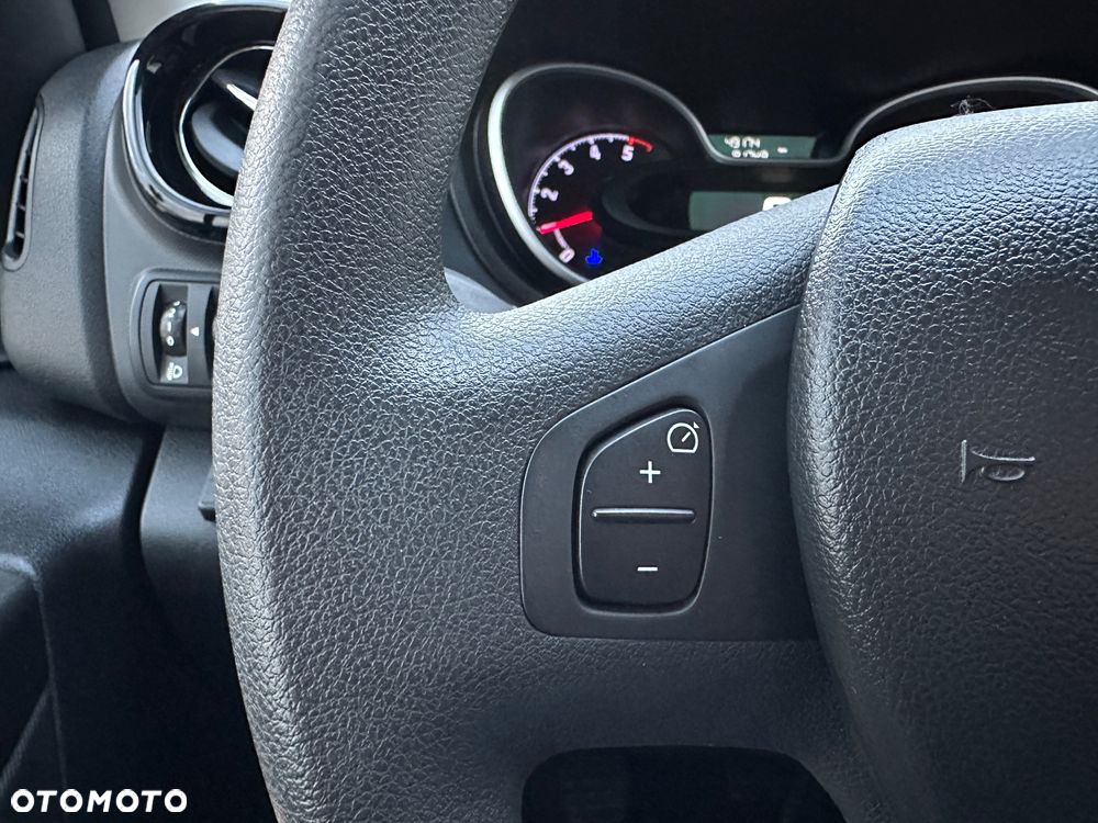 Renault Trafic L2H1 Długi 1.6 DCi 125KM Klima Webasto REGAŁY - 35