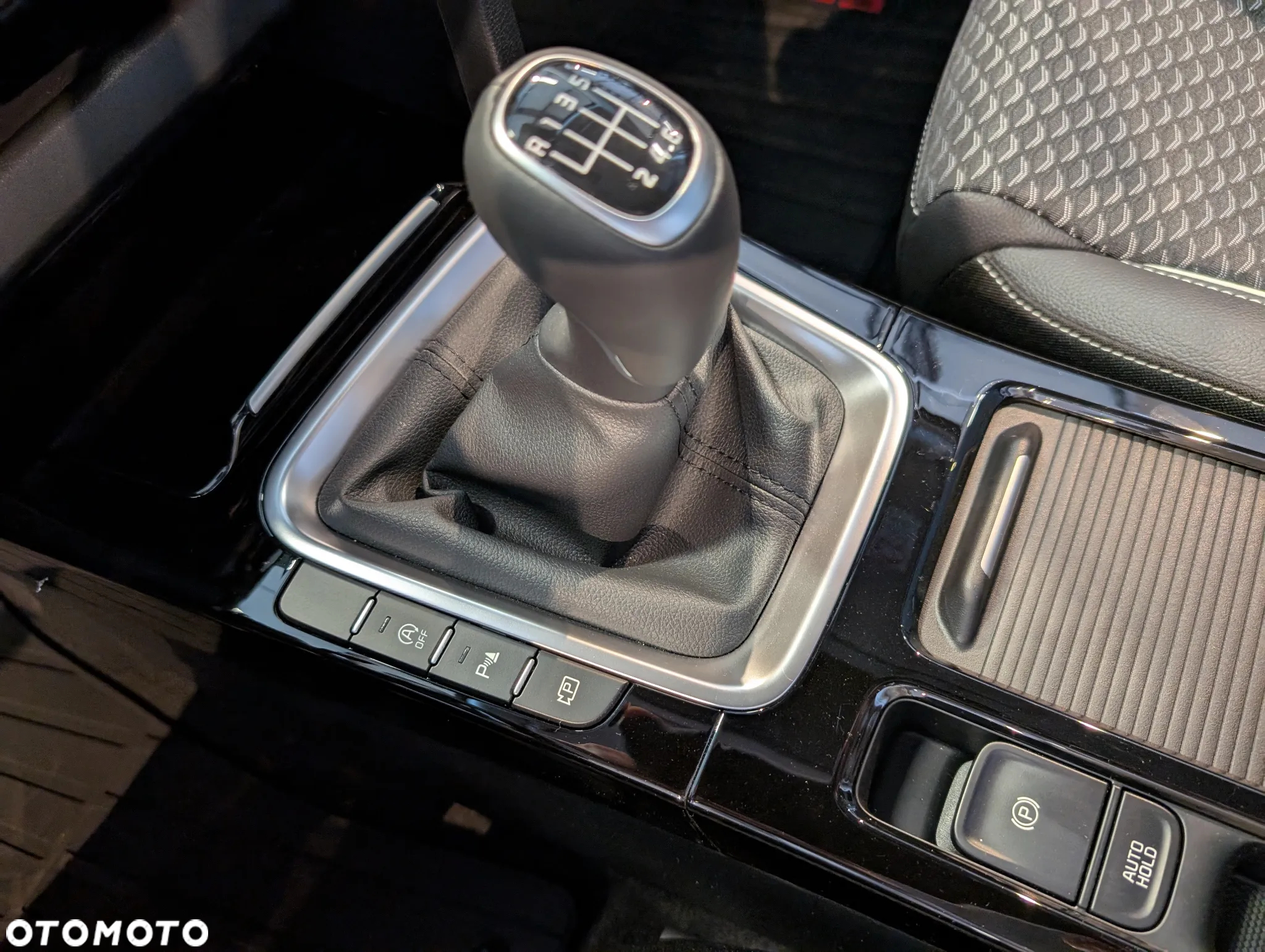 Kia Ceed 1.5 T-GDI Tribute - 17