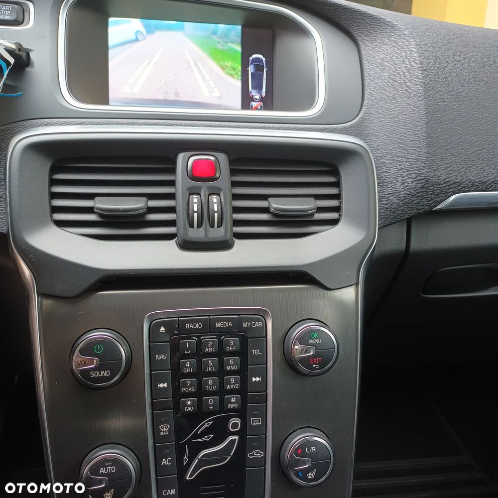 Volvo V40 D2 Summum - 19