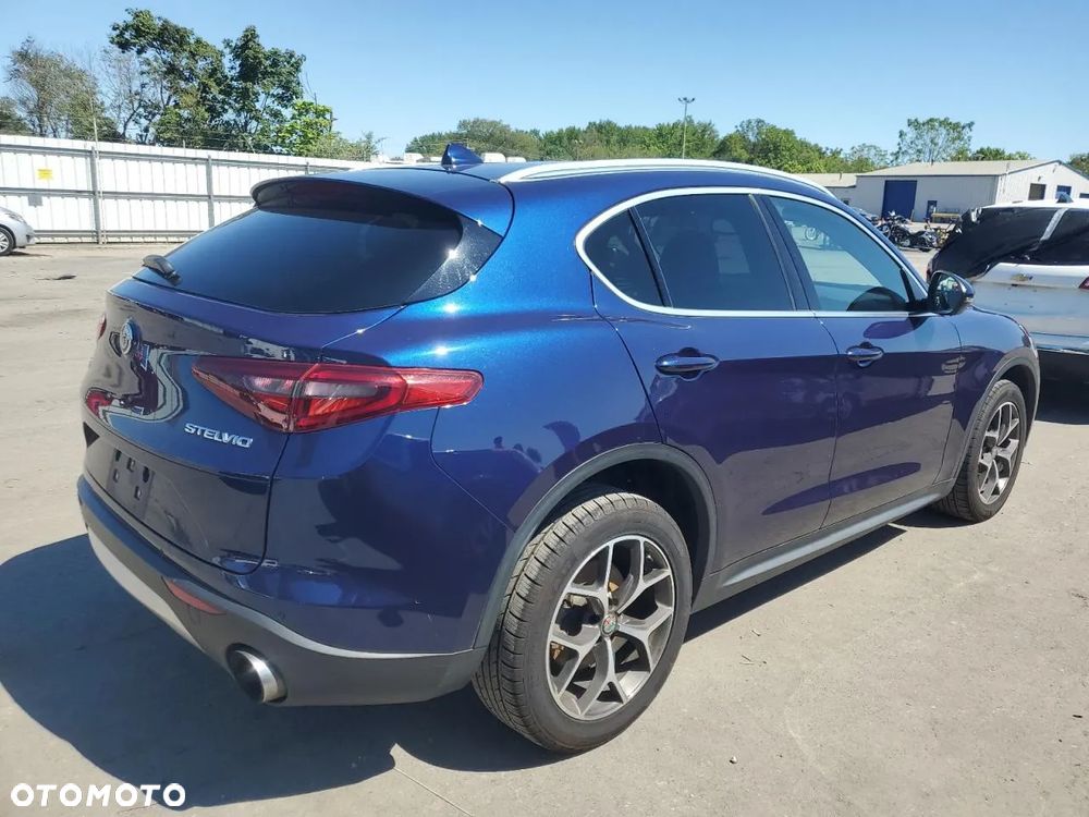 Alfa Romeo Stelvio 2.0 Turbo 16V AT8-Q4 Ti - 4