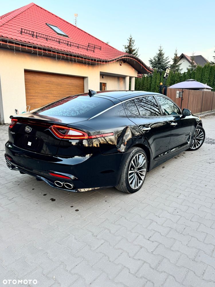 Kia Stinger - 9