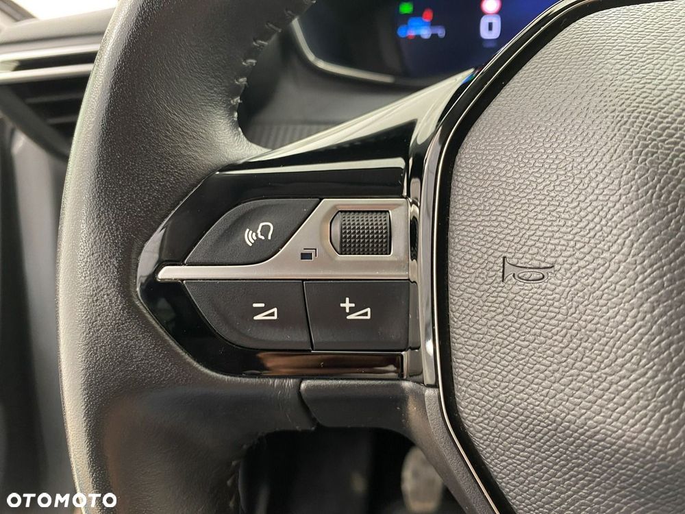 Peugeot 208 - 24