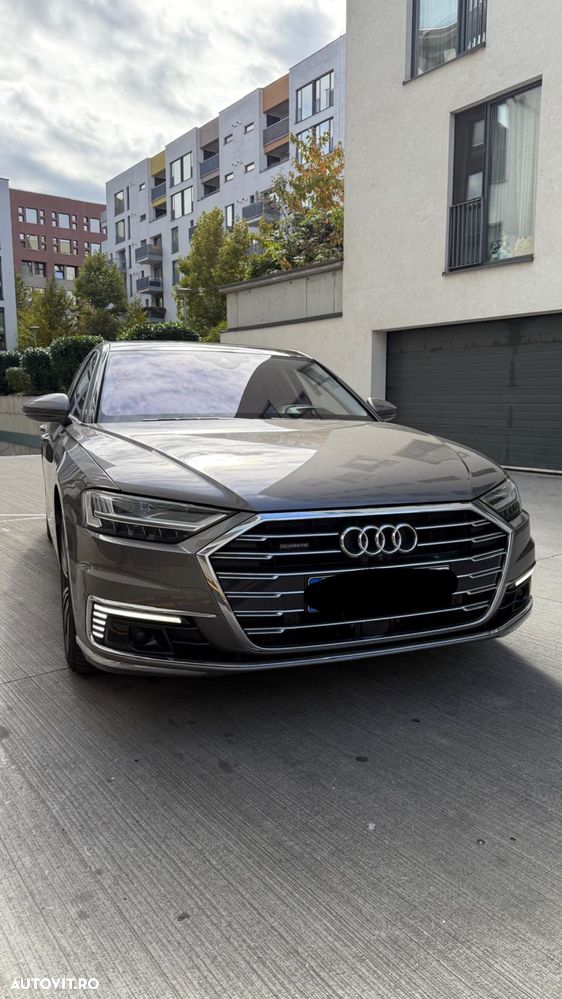Audi A8 - 1