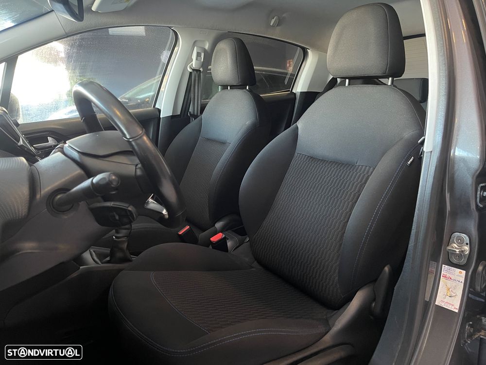 Peugeot 208 1.2 PureTech Signature - 14