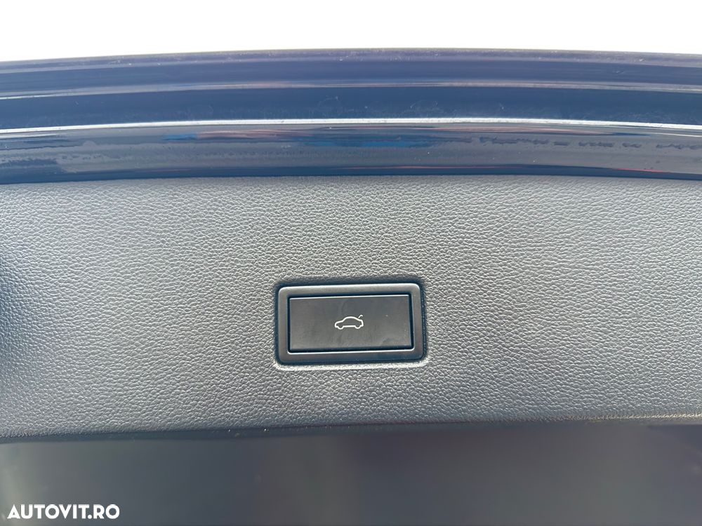 Volkswagen T-Roc - 12