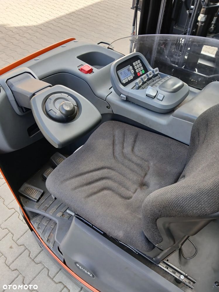 Toyota RRE140B - 7