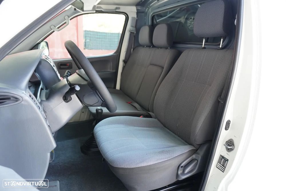 Toyota HiAce 2.5 D-4D Service 2.8T - 13