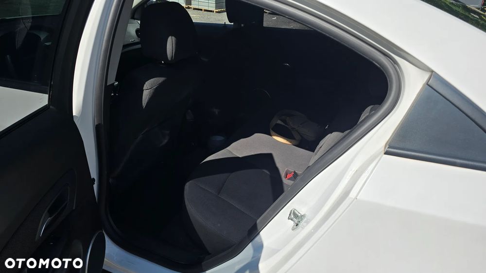 Chevrolet Cruze 2.0 VDCi LS+ - 11