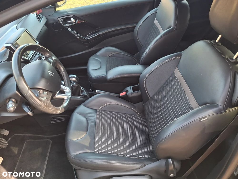 Peugeot 208 e-HDi 92 Stop&Start Allure - 6