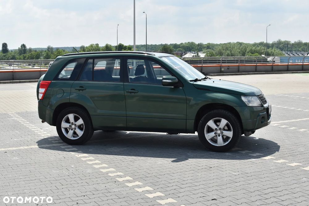 Suzuki Grand Vitara 2.0 De luxe - 32