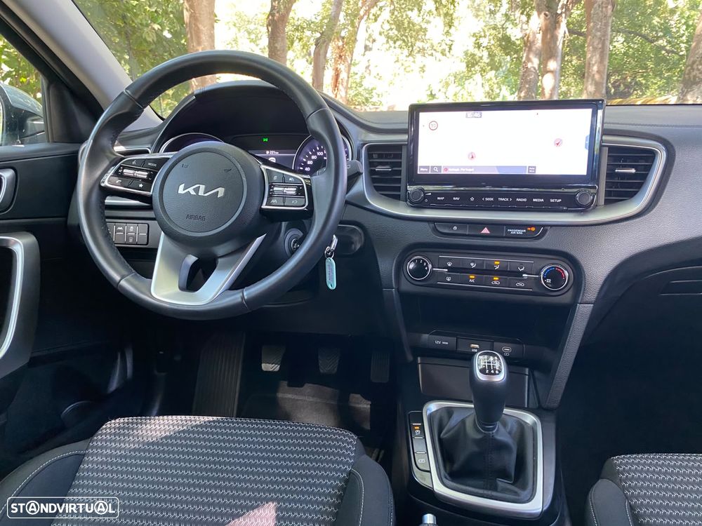 Kia XCeed 1.0 T-GDI Dynamic — fotografia 13