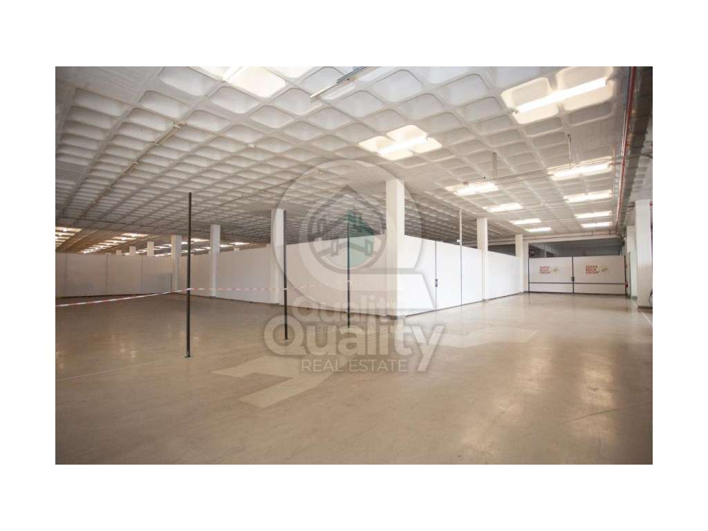 Armazém T0 em Alhos Vedros - Grande imagem: 3/27