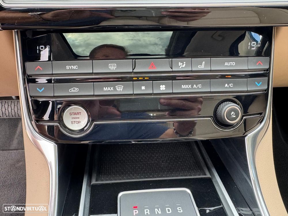 Jaguar XE 2.0 D R-Sport Aut. - 25