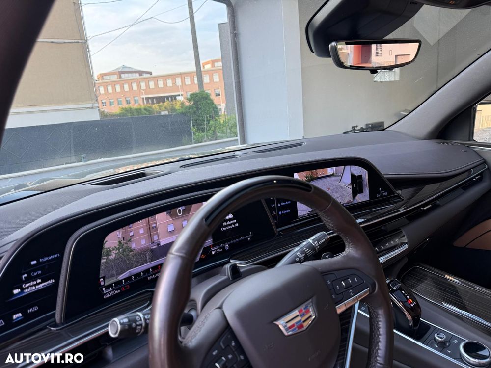Cadillac Escalade - 3