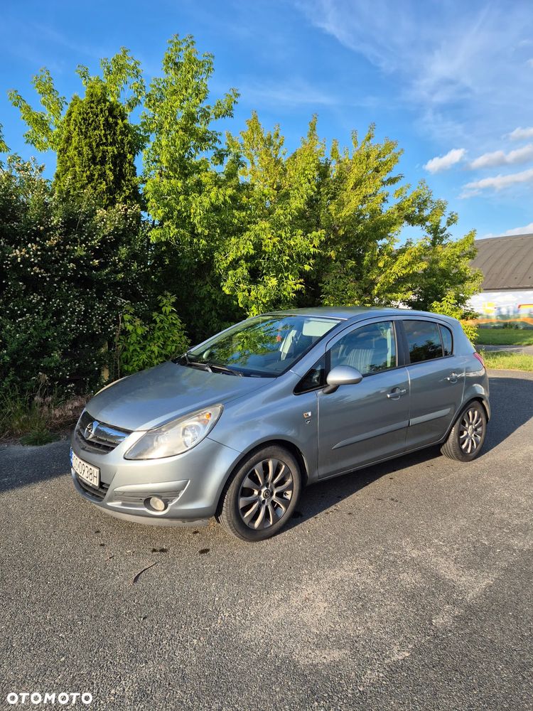 Opel Corsa 2010 photo 2