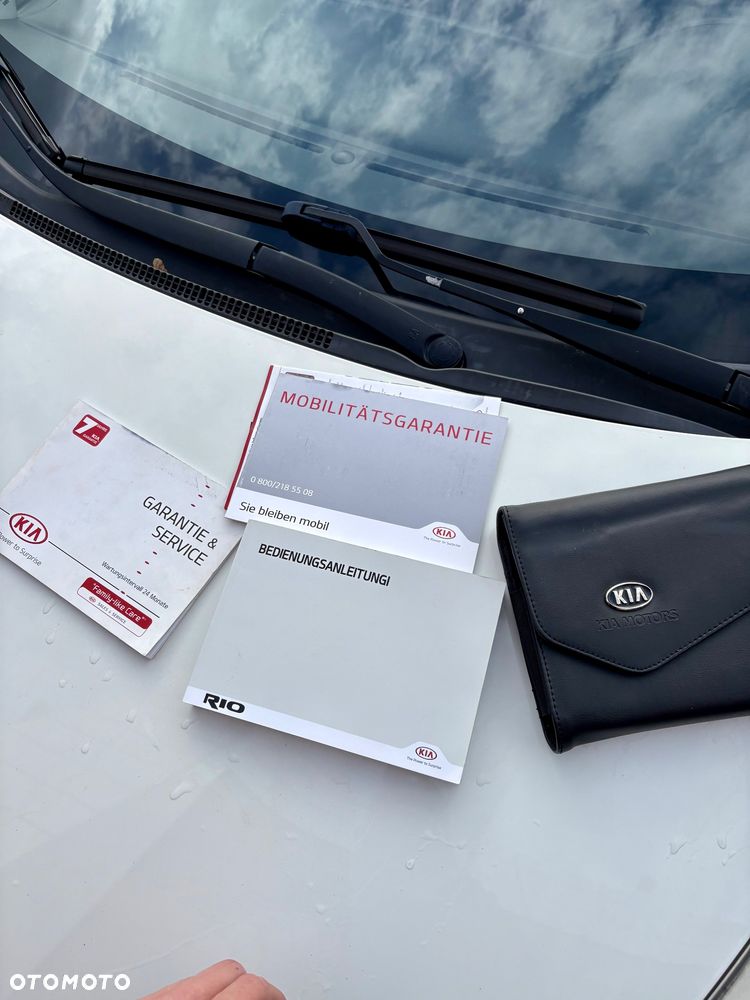 Kia Rio 1.2 L - 13