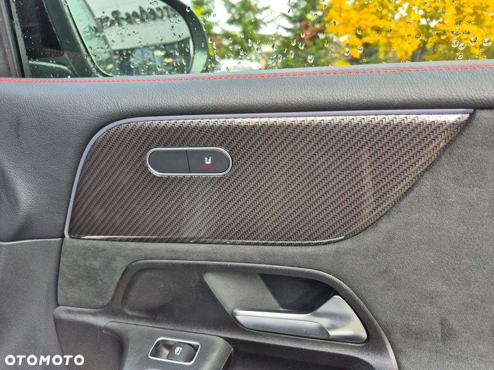 Mercedes-Benz GLB 200 AMG Line 7G-DCT - 32