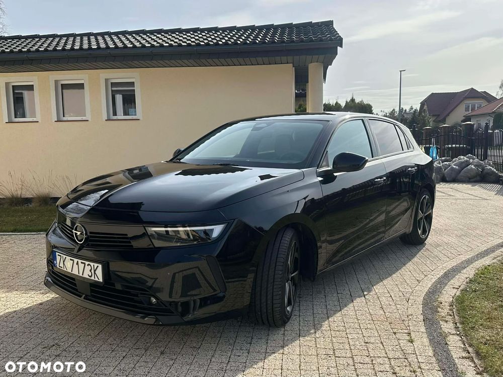 Opel Astra 1.2 Turbo Business Edition - 1