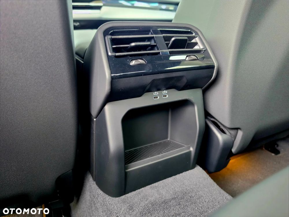 BMW Seria 5 530e xDrive PHEV - 31