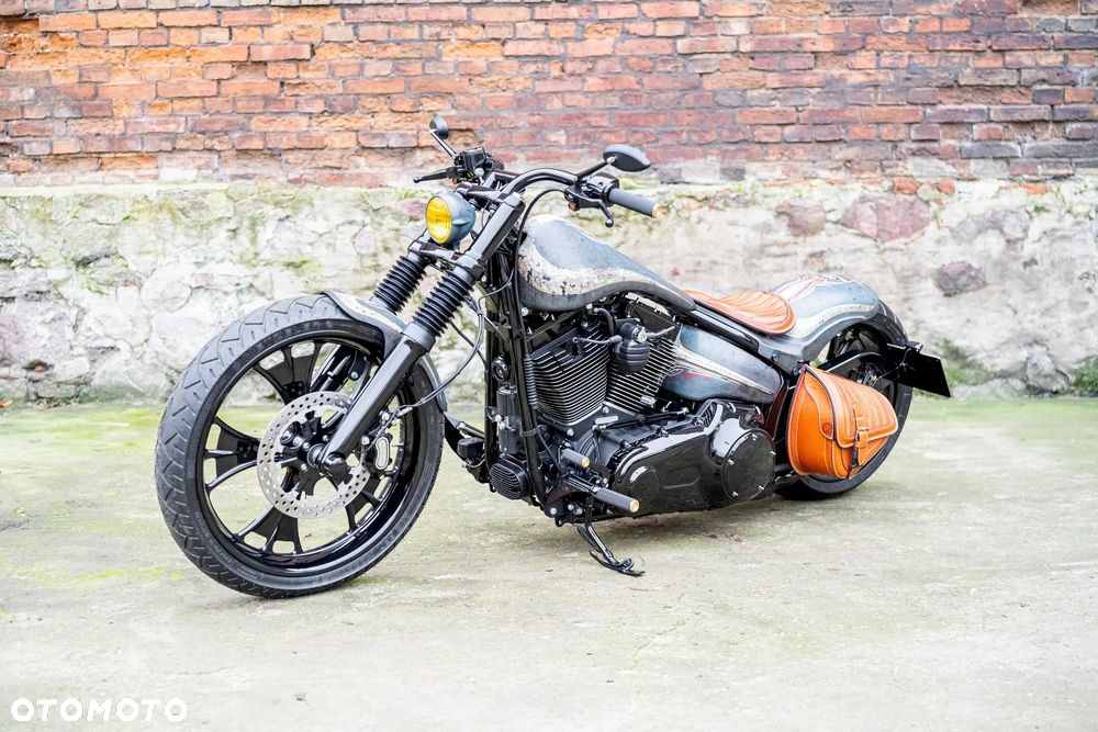 Harley-Davidson Softail Breakout - 6