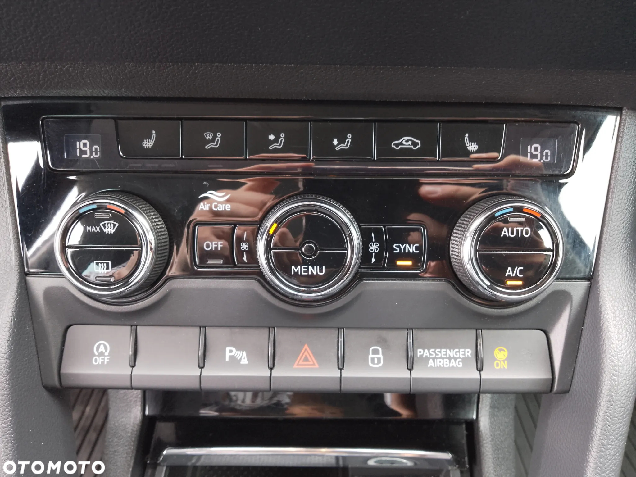 Skoda Karoq 1.5 TSI ACT 4x2 Ambition DSG - 23