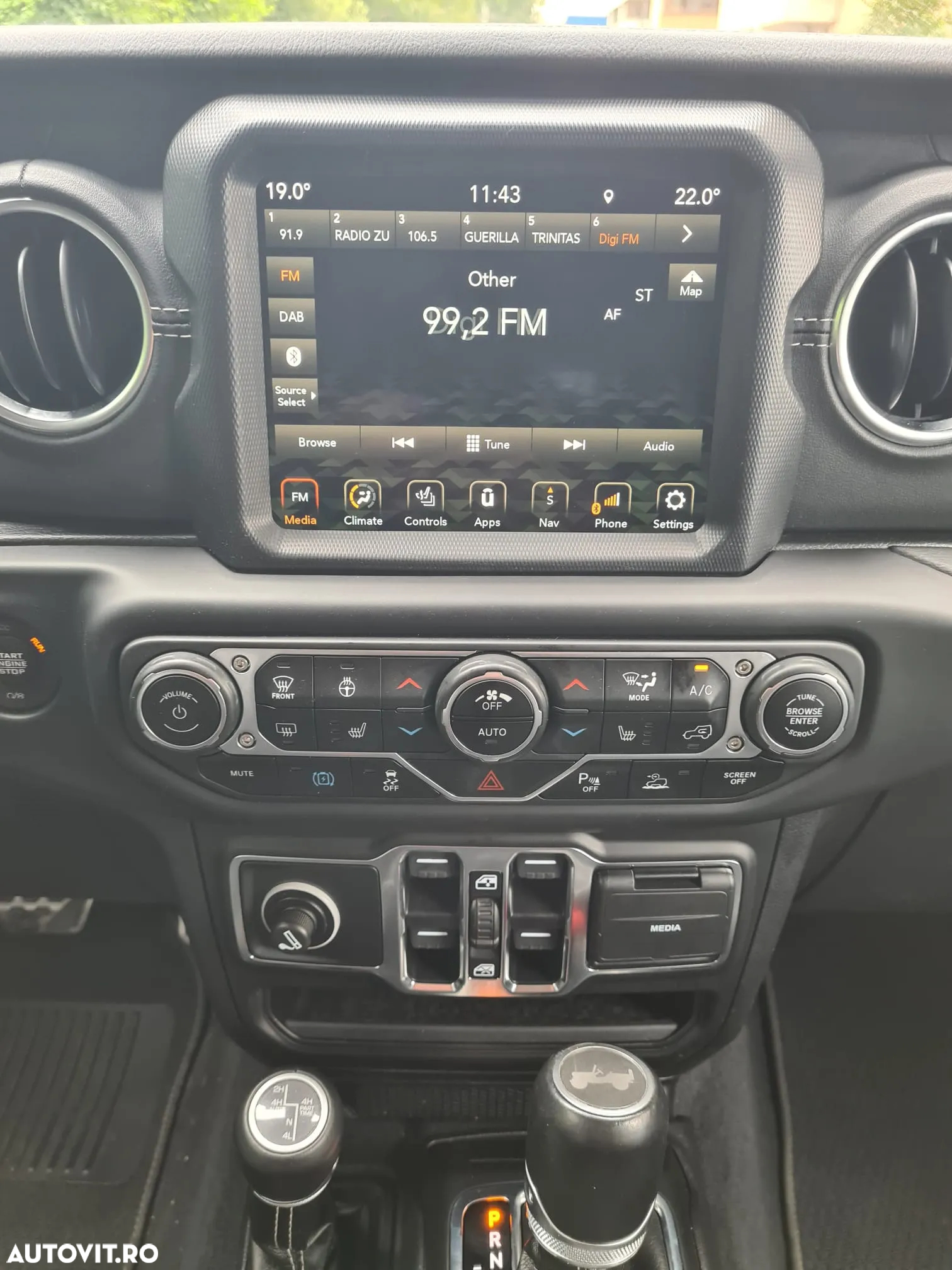 Jeep Wrangler 2.0 4xe AT8 PHEV Sahara - 17