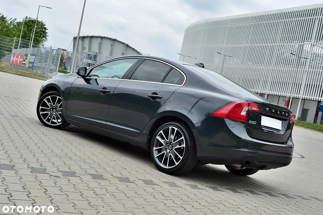 Volvo S60 D3 Momentum - 11
