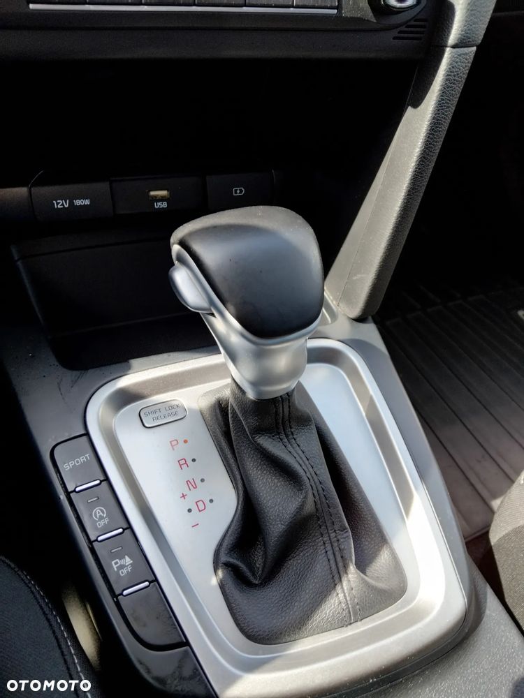 Kia XCeed 1.5 T-GDI M DCT - 14