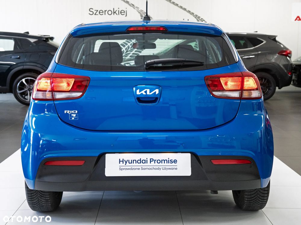 Kia Rio 1.2 L - 5