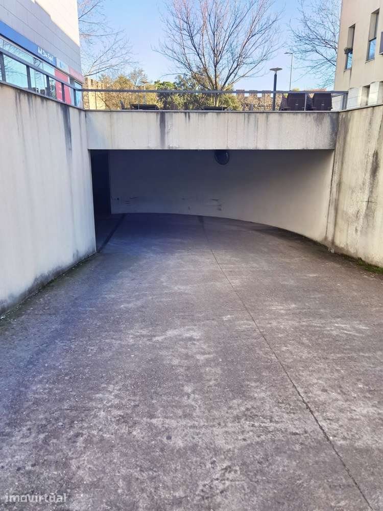 Lugar de Estacionamento em Garagem Fechada no Centro de Évora - Grande imagem: 4/4