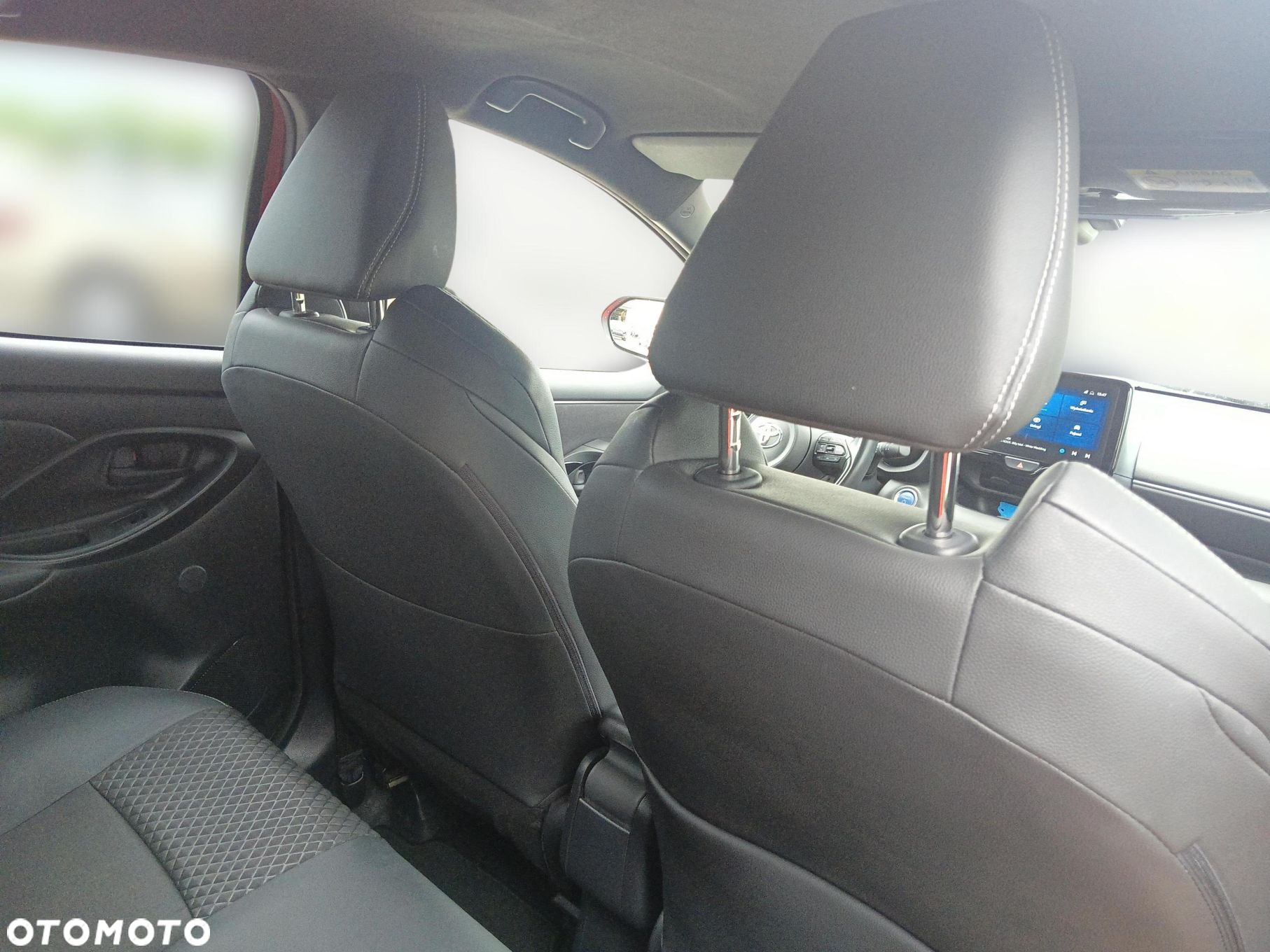 Toyota Yaris - 12