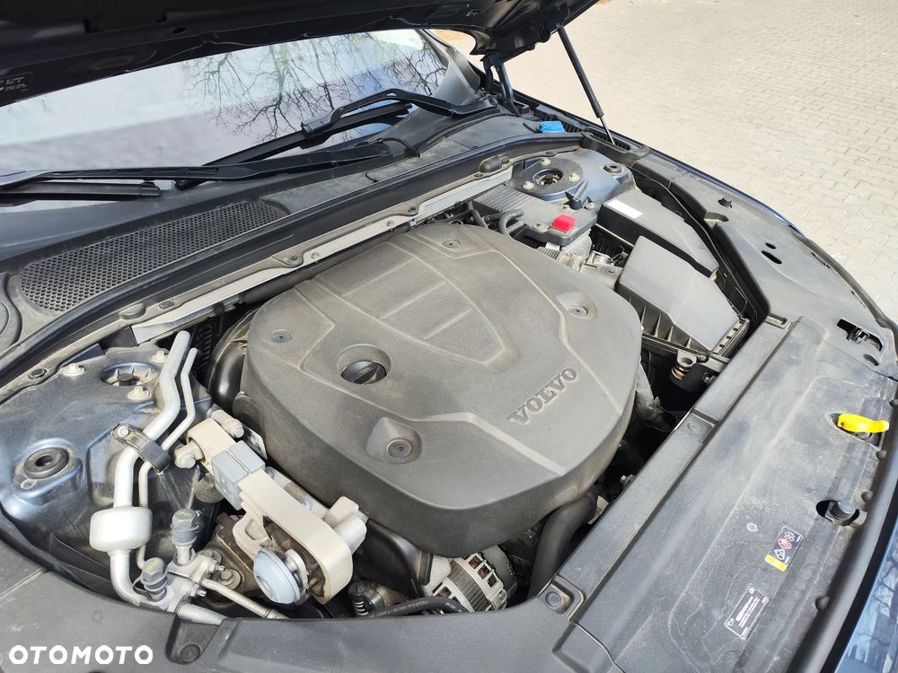 Volvo S90 D4 Momentum - 17