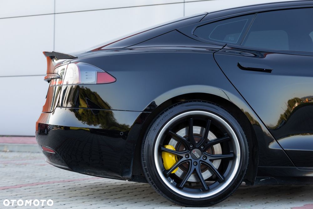 Tesla Model S - 18