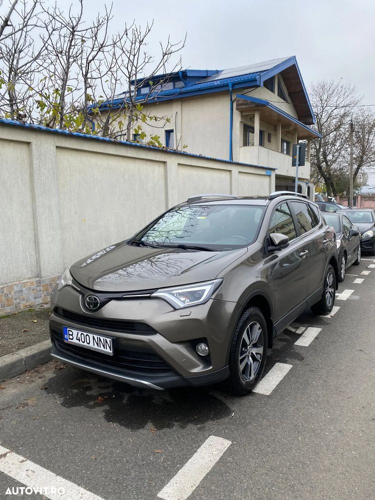 Toyota RAV4 2.0 D-4D 2WD Luxury - 7