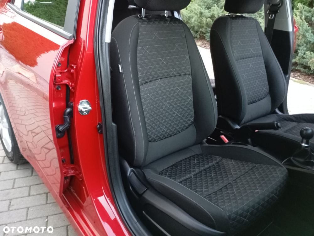 Kia Rio - 16