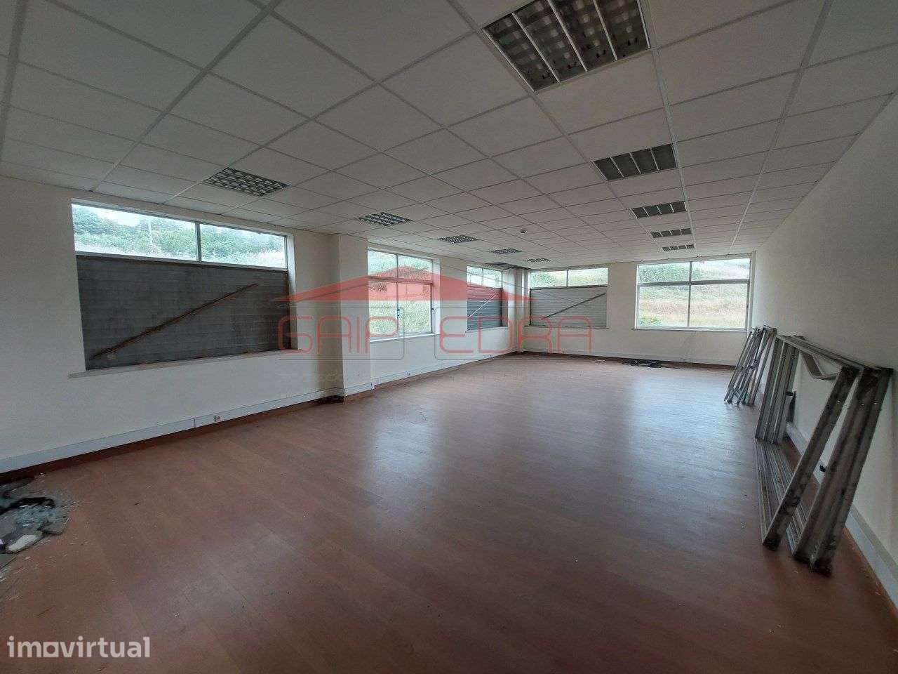 Prédio piso único 9 escritórios ideais para habitação Figueira da Foz - Grande imagem: 2/33