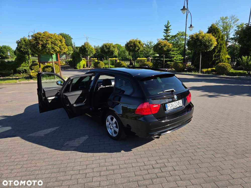 BMW Seria 3 318d - 4
