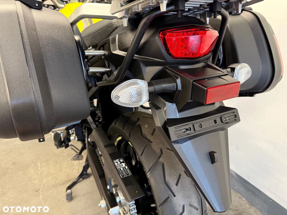 Suzuki V-STROM - 30