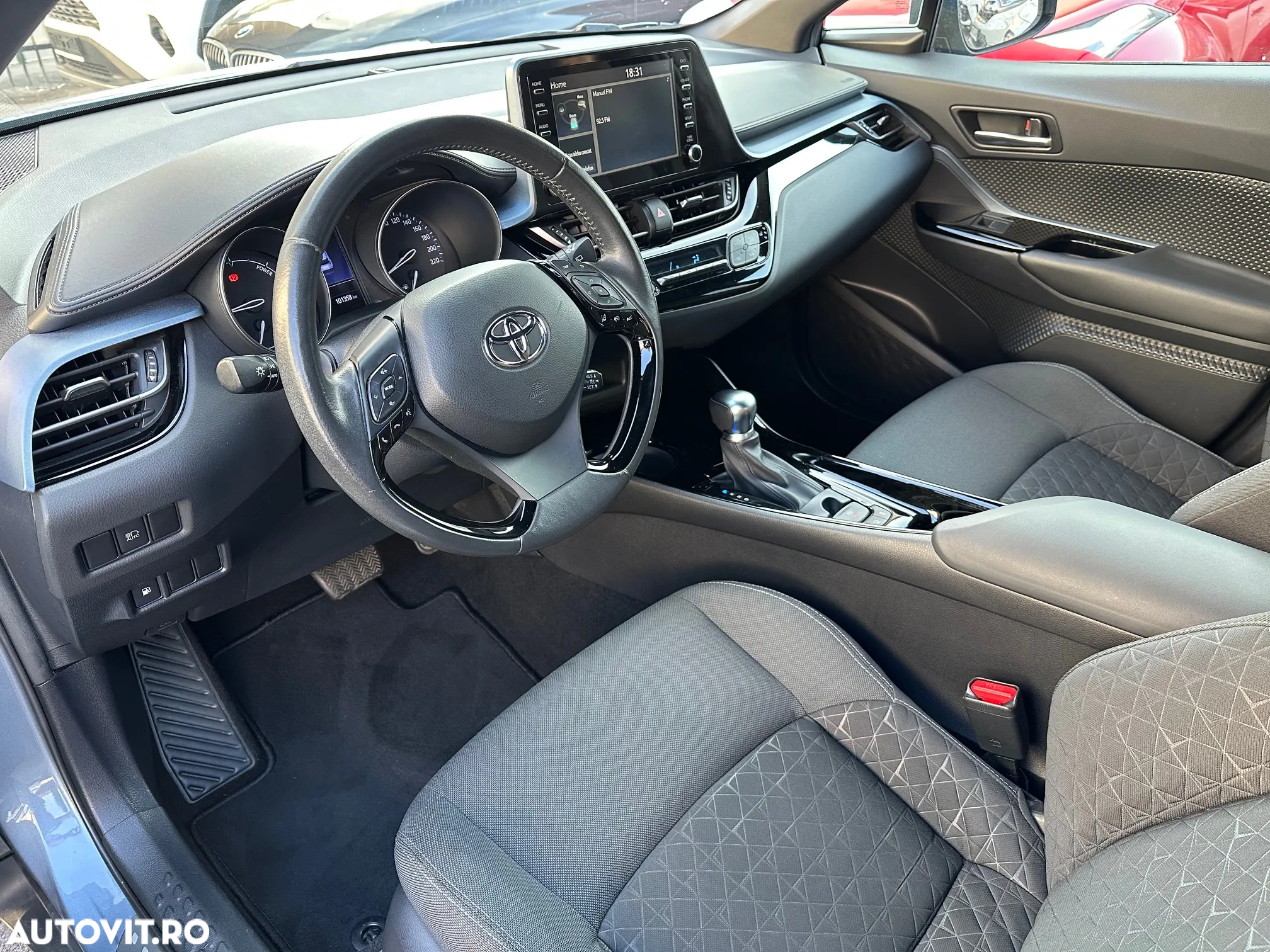 Toyota C-HR 2.0 HSD 184 CP 4x2 CVT Classy Bi-Tone - 19