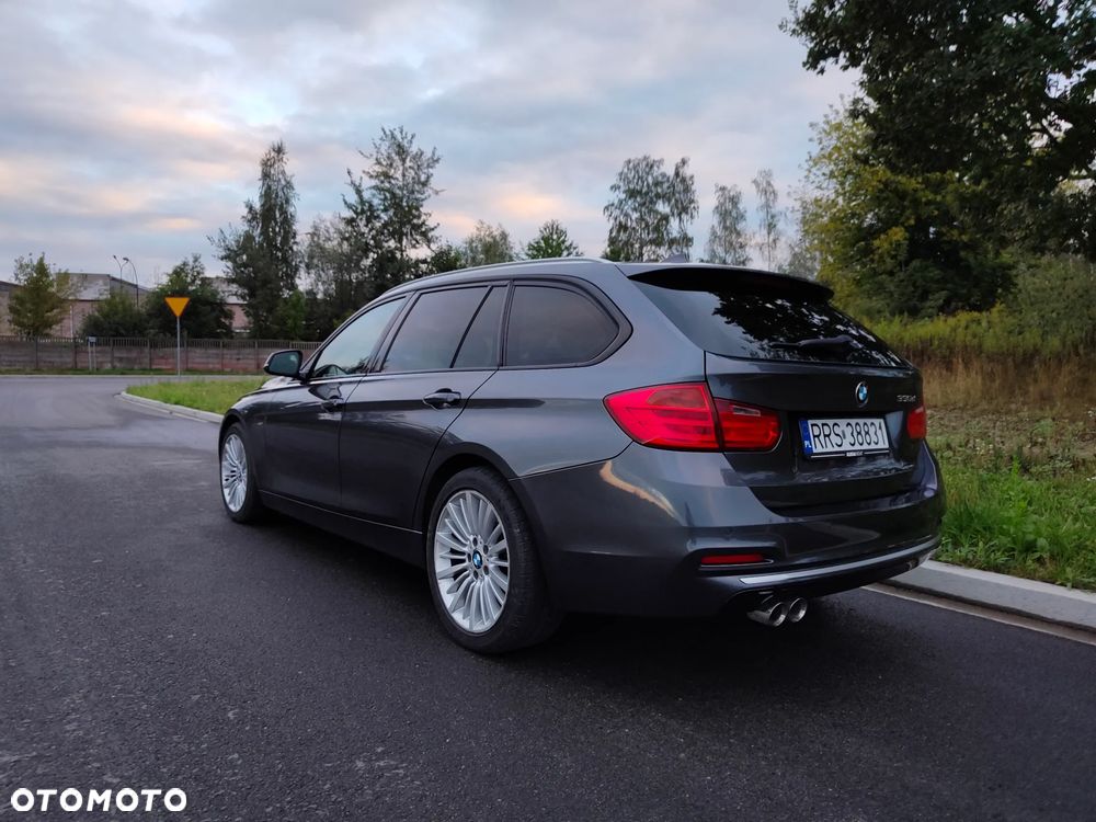 BMW Seria 3 330d Sport-Aut Luxury Line - 4