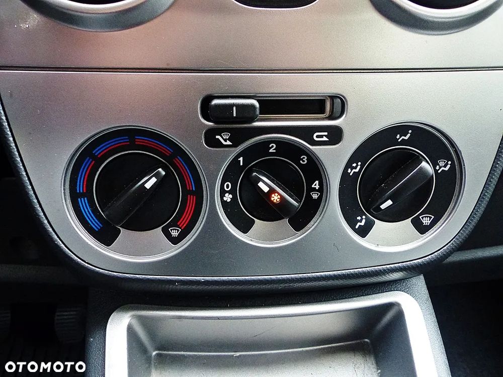 Fiat Qubo 1.4 8V MyLife - 33