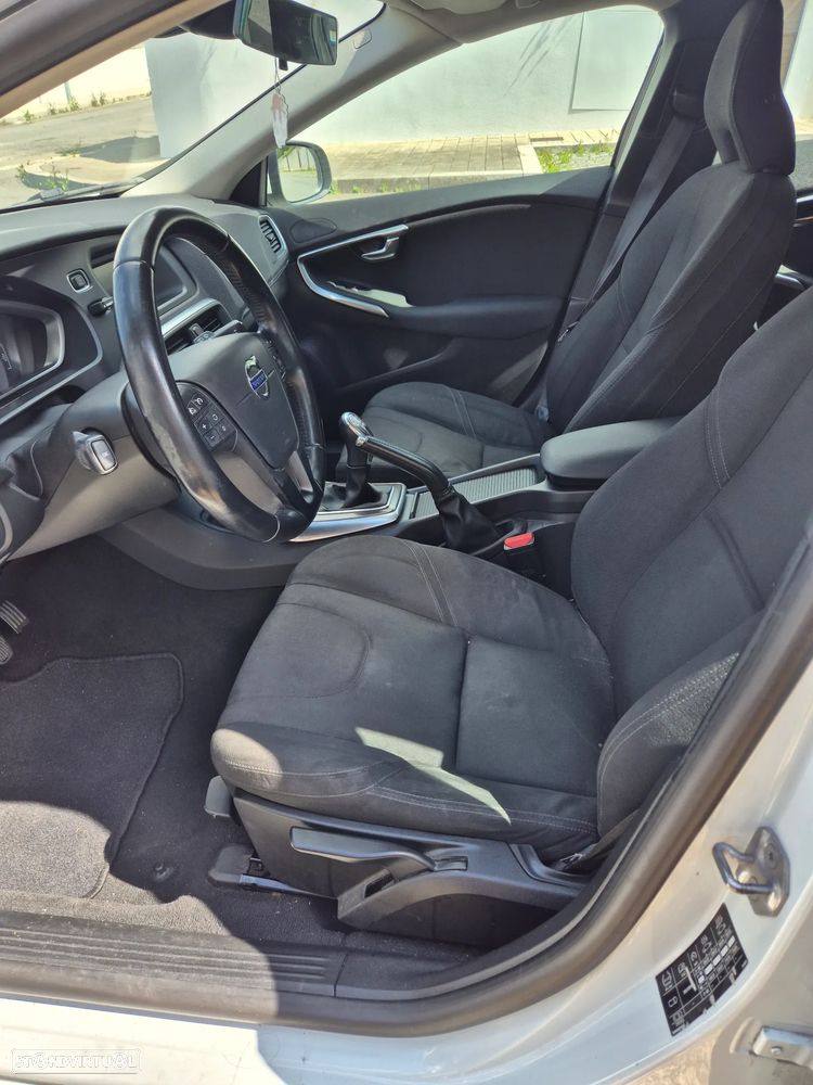 Volvo V40 D2 Kinetic - 5