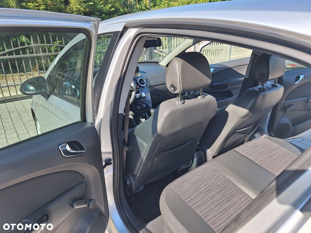 Opel Corsa 1.4 16V Energy - 12