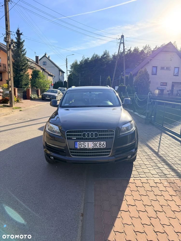Audi Q7 - 1